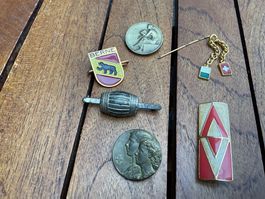 6 pin's broches vintage  1950